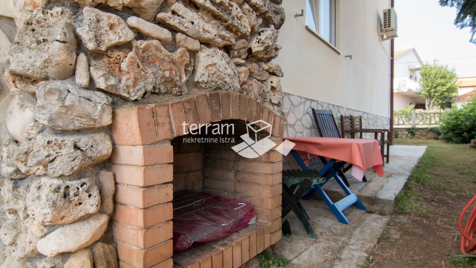 Istria, Fažana, Valbandon, detached house 438m2 with swimming pool, for sale